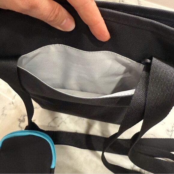 Sherpa I Sadie Black crossbody Messenger Bag with Color block - Picture 12 of 12